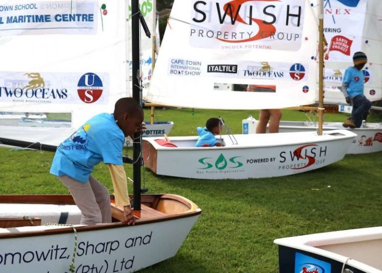 Read more about the article South African kids shown the ropes at sailing therapy day