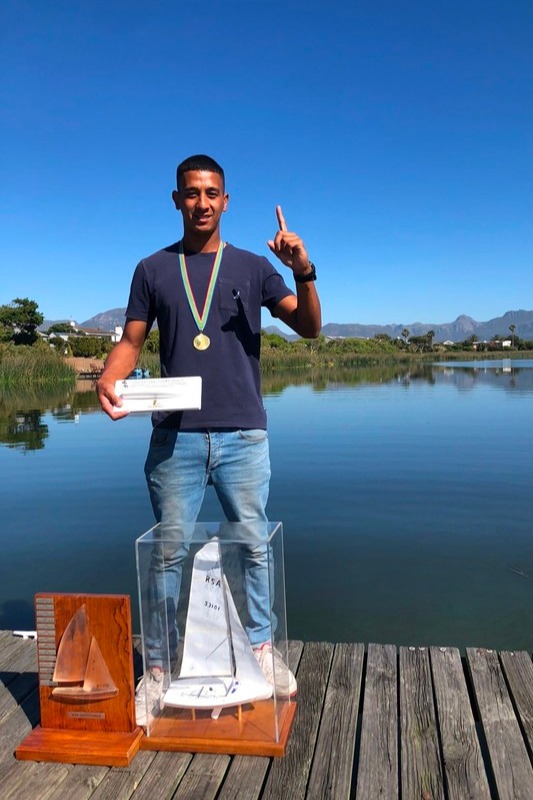 Kaptein span die seile: Grassy Park man hopes to inspire kids after ...